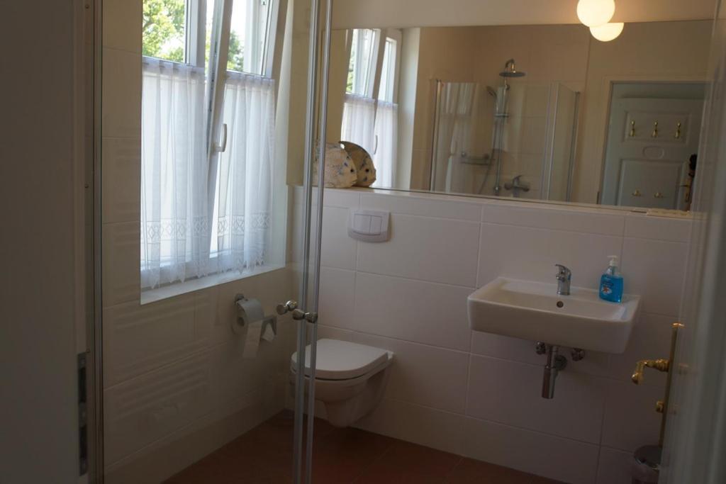 Haus Buddenbrock Auf Ruegen Wiek auf Ruegen Room photo